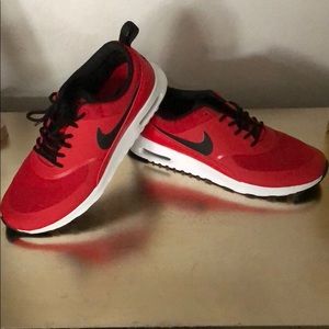 Nike Thea 8.5 women
